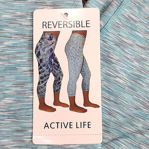 NWT ACTIVE LIFE REVERSIBLE CAPRI LEGGINGS